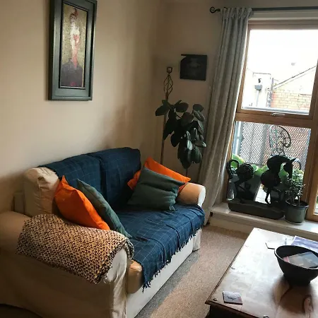 Stokes Croft Hideaway شقة